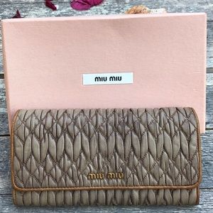 Mimi Miu Quilted Continental Bifold Brown Tan  Lambskin Wallet Matellase